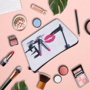 Famous Make-up Tas