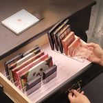 Make-up palette organizer